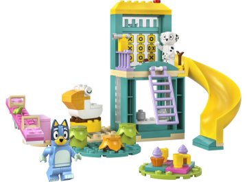 Bluey et Chloe à l'aire de jeux