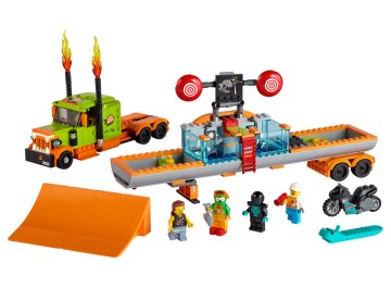 Le camion de spectacle des cascadeurs