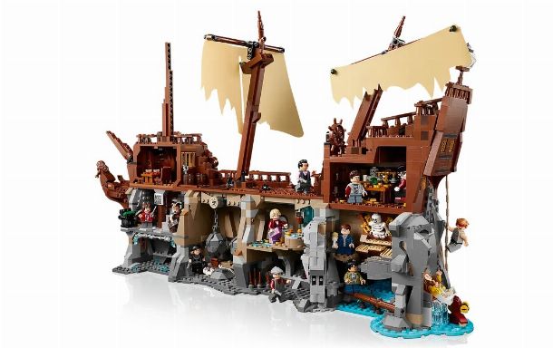 LEGO Ideas 21363 The Goonies diorama double face