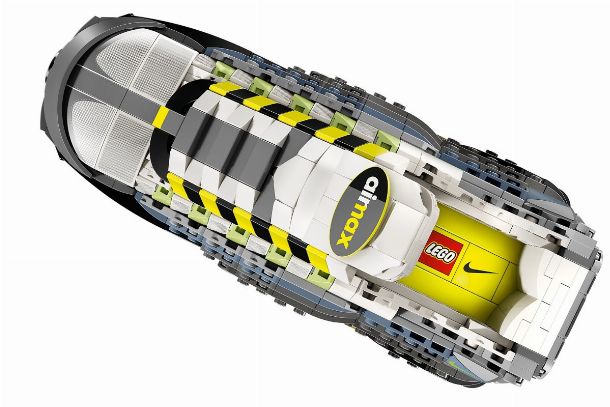 chaussure en briques nike airmax lego 43025