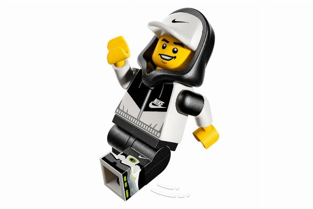 figurine du set lego nike 43025