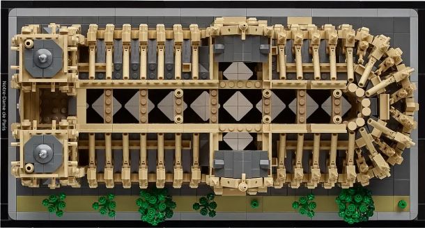 vu de dessus intérieur Lego 21061 notre dame de Paris